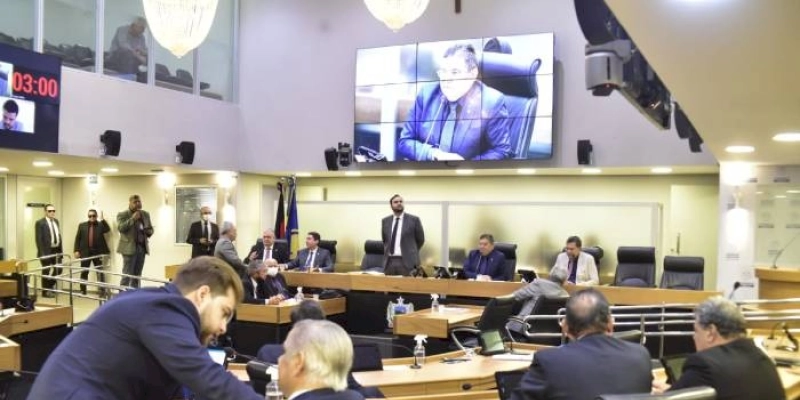 ALPB presta homenagem a deputados que deixarão a casa, e Título de Cidadania à Bolsonaro