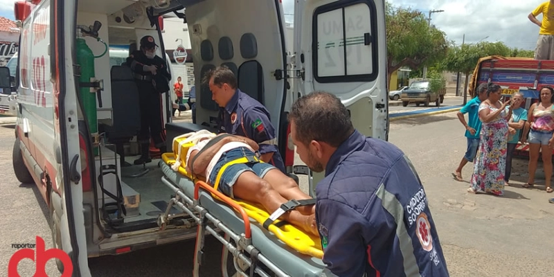 TRÂNSITO: Colisão com Motos deixa Casal ferido em cruzamento de Ruas em Sousa; Imagem 