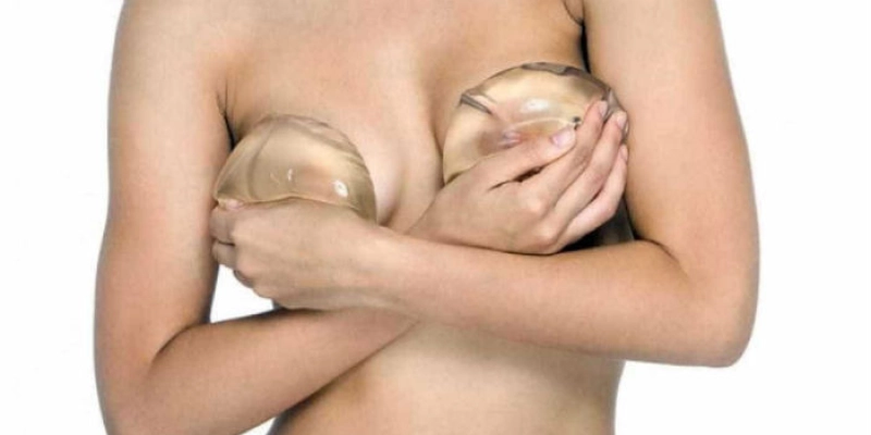 Silicone industrial para uso estético apresenta risco à saúde; Confira