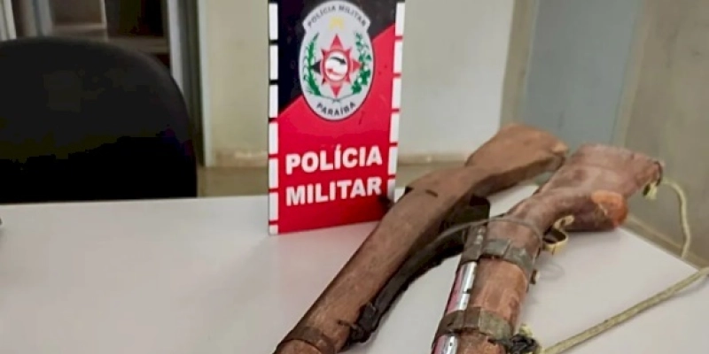 Duas espingardas são apreendidas pela polícia militar durante barreira policial, no sertão 