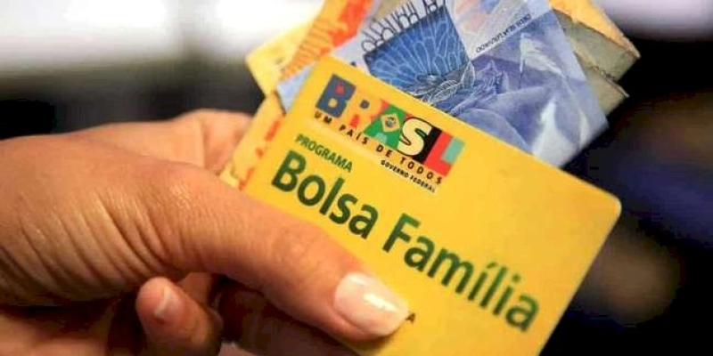 Governo define valores de benefícios do novo Auxílio Brasil