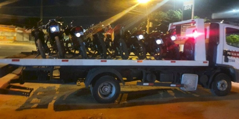 Operação Moto Segura acaba com ‘rolezinho’, aplica 34 multas e apreende 13 motocicletas