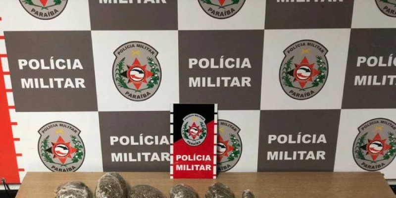 Ação da Polícia Militar prende suspeita de atuar no tráfico de drogas