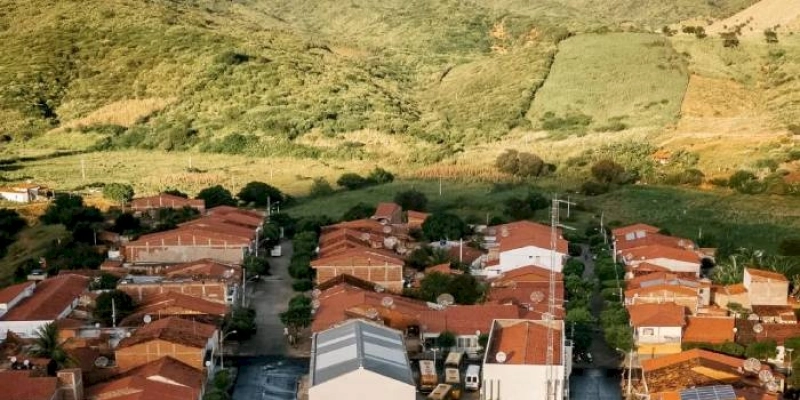 Após intervenção de Chico Mendes, governo realiza pavimentação asfáltica em Carrapateira e Bernardino Batista