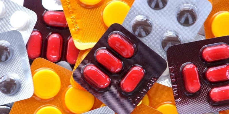 Farmacêuticos apontam falta de remédios nas redes pública e privada