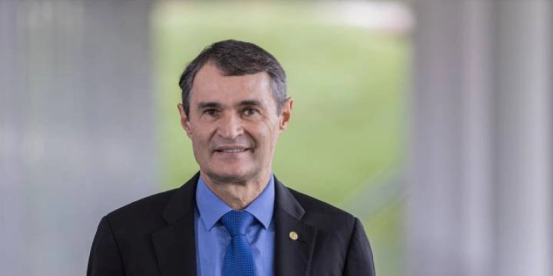 Análise Crítica: desistência de Romero Rodrigues e o futuro político em Campina Grande