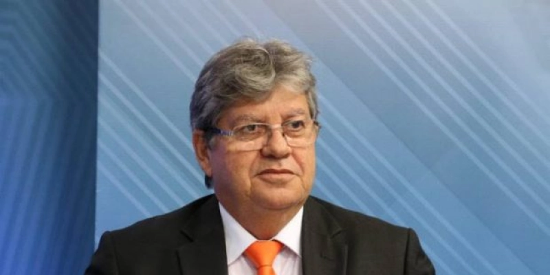 Maioria dos paraibanos aprova gestão de João Azevêdo nos primeiros seis meses