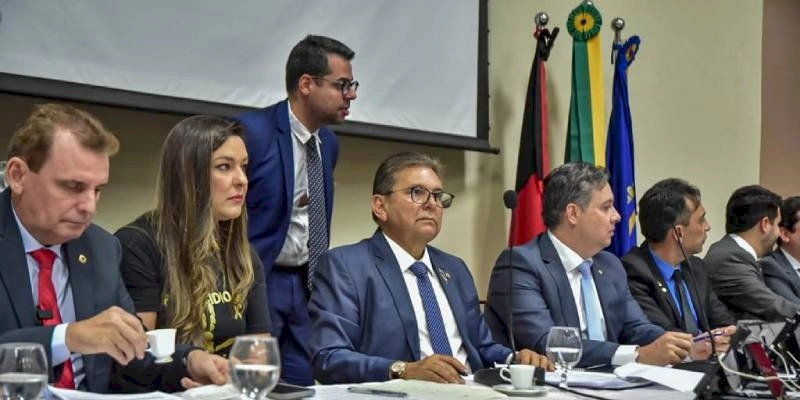 ALPB realiza sessão itinerante em Cajazeiras e aprova reajuste para professores prestadores de serviço