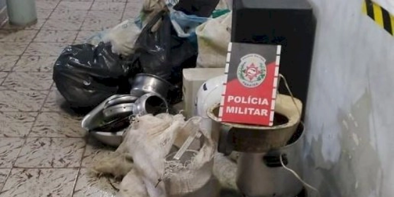 Homem suspeito de furtar objetos de residência é preso pela polícia militar 