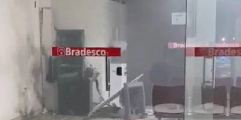 Agência do Bradesco de Jericó é explodida na noite desta sexta-feira; Veja