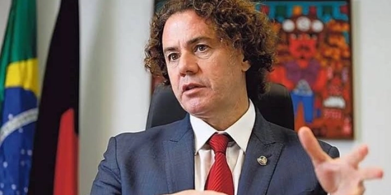 Veneziano e o desafio da união entre bolsonaristas e lulistas: pragmatismo ou contradição política?