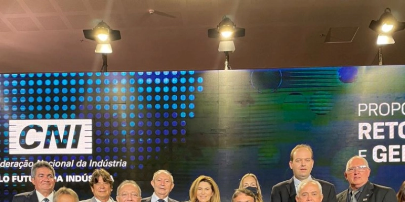 Comitiva da FIEP participa de evento na CNI sobre a retomada da indústria e do emprego em 2022