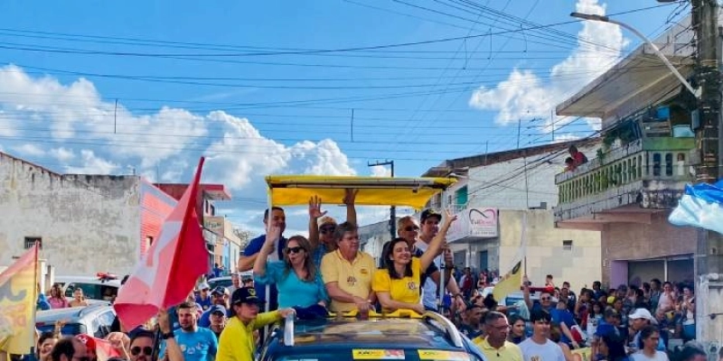 Pollyanna recebe apoio do prefeito de Areial em caravana pelo interior do estado