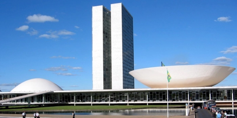 Regulamentação da Inteligência Artificial se faz urgente para a democracia brasileira
