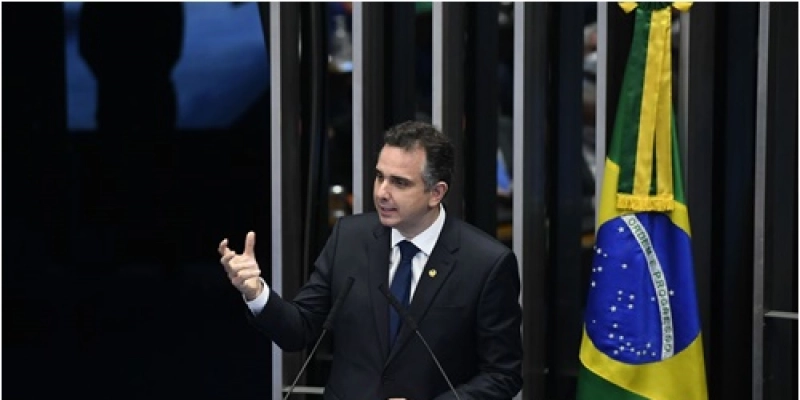 Rodrigo Pacheco é eleito presidente do Senado