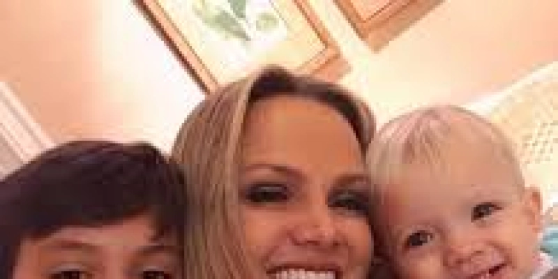 Isolada com Covid-19, Eliana lamenta a saudade dos filhos