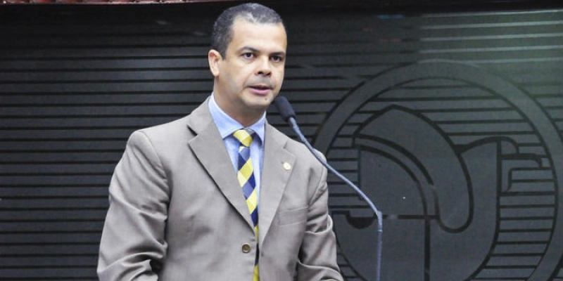Jutay classifica aprovação do projeto que barra a ‘Escola Sem Partido’ de atropelo e lamenta falta de discussão com a sociedade