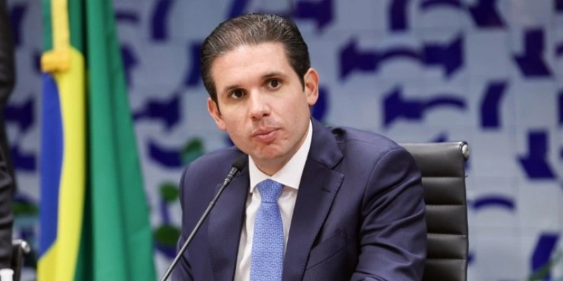 Ofensiva de Motta agrava tensão entre Congresso e STF após caso Ramagem