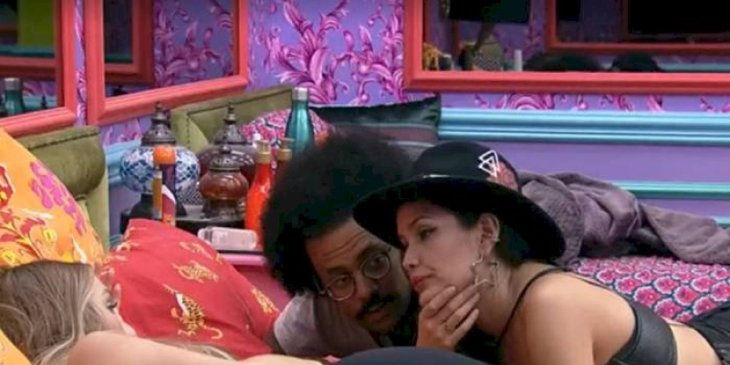 Favorita do BBB21, Juliette é acusada de preconceito contra bissexuais
