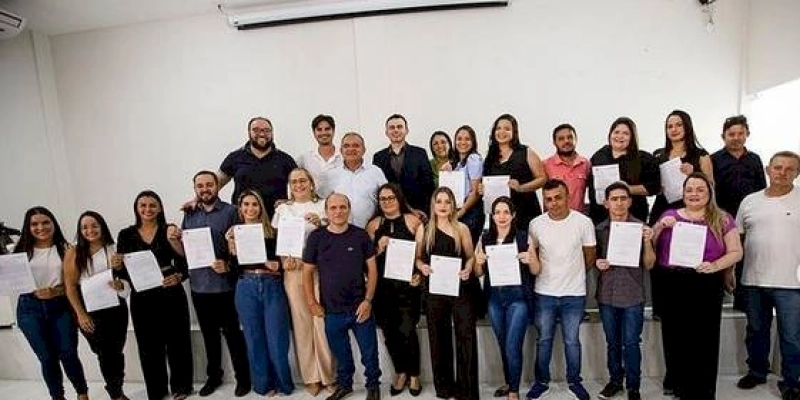 21 pessoas são empossadas pelo prefeito Irani Alexandrino, em Coremas