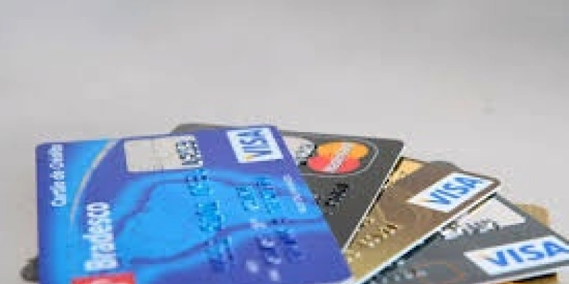 Câmara aprova urgência para limite do juros do cartão de crédito 