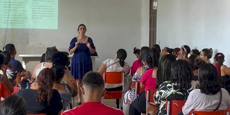 Prefeitura qualifica profissionais que atuam nas recepções das unidades básicas de saúde