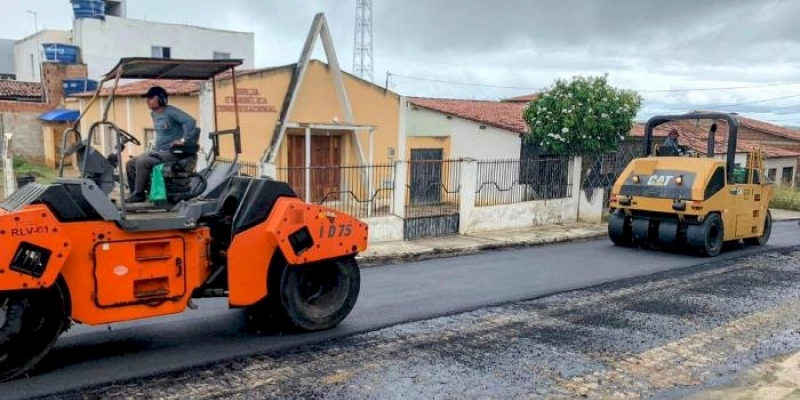 Wilson Filho comemora início da travessia urbana em Caturité e destaca investimentos de R$ 4 milhões no município