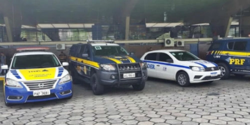 PRF, ANTT, DER e SEMOB realizam ação educativa e de fiscalização em veículos de transporte coletivo de passageiros na Paraíba