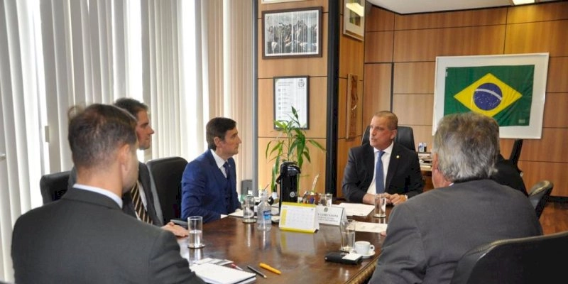 Diretores do Cofeci se reúnem com ministro do Trabalho e Previdência