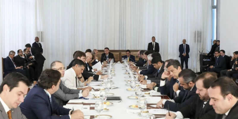 Bolsonaro reúne ministros para avaliar ações e discutir prioridades