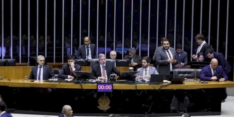 Deputados aprovam texto-base da MP que reorganiza ministérios do governo Lula