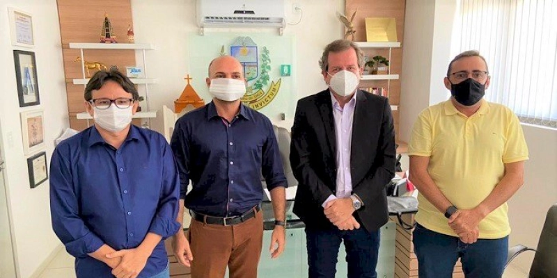 Prefeito Tyrone defende mais 04 novos cursos para a UFCG em Sousa, e fala da expectativa, após reunião com o Diretor; Vídeo 