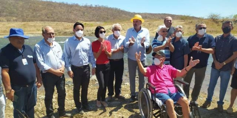 Deputados visitam Eixo Norte da Transposição e celebram chegada das águas ao Alto Sertão da Paraíba