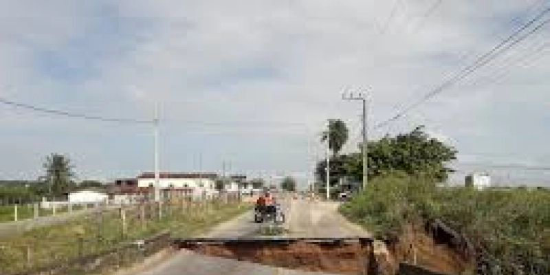 DER libera tráfego de veículos em desvio na rodovia entre Santa Rita e Cruz do Espírito Santo