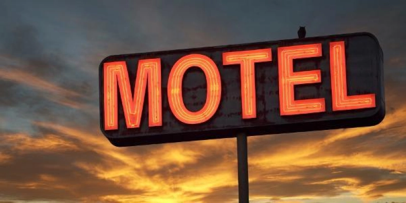 Mulher de 51 anos, passa mal, não resiste e morre dentro de motel na Paraíba 