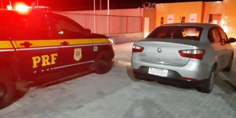 Carro roubado em Campina Grande é recuperado pela PRF no Sertão da PB