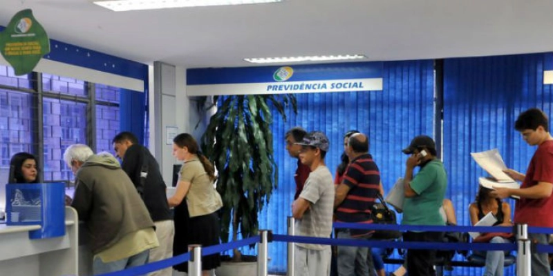 INSS convoca 178 mil segurados para perícia