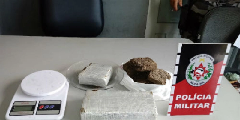Dupla é presa com cerca de 1,5 kg de maconha 