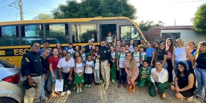 Secretaria de Educação e PRF assinam termo de adesão e compromisso do Projeto Educar PRF 2023, em Marizópolis