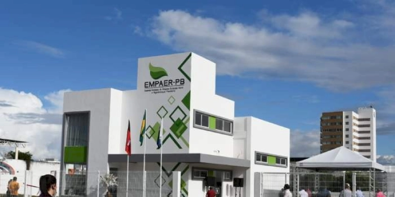 Prédio da Empaer é inaugurado em Itaporanga; governador inspeciona obras de educação e infraestrutura
