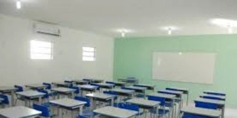 Bolsas de estudos podem ser interrompidas em 2019, diz Capes