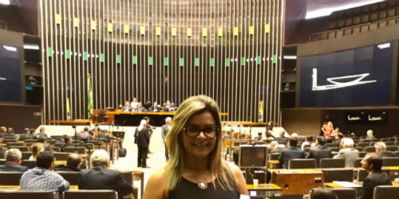 Coordenadora Executiva do Procon Municipal de Sousa participa de evento no Senado Federal