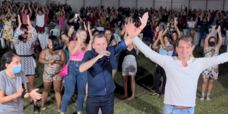 Prefeitura de São José de Piranhas realiza jantar, show e entrega de cestas básicas em alusão ao Dia da Mulher