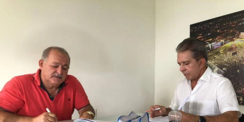 Nabor e Jacob se reúnem para planejarem  ações da gestão do próximo ano, em Patos