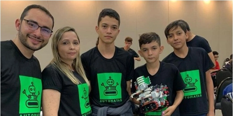Alunos da Escola Chico Coreia em São Francisco estão na final do Torneio Nacional de Robótica no estado de São Paulo
