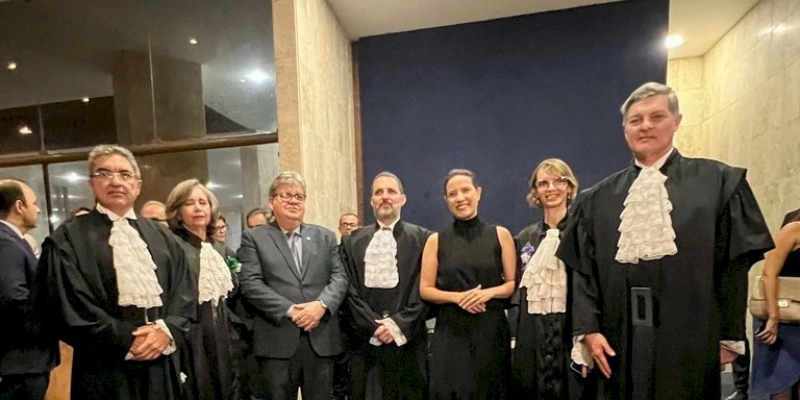 João Azevêdo prestigia posse da mesa diretora do TRF5 e destaca união institucional para fortalecimento da democracia