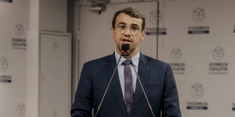 Deputado usa a Tribuna da ALPB para repudiar xenofobia contra o Sousa Esporte Clube 