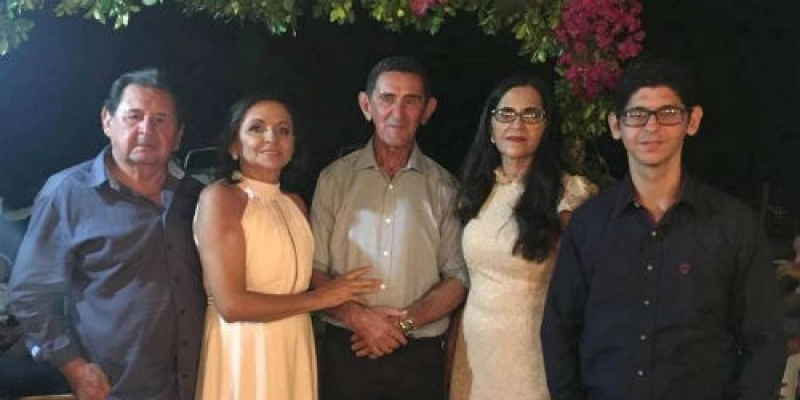   Condado-PB: Casal Edinaldo Enéas de Brito e Nida celebram Bodas de Prata” 