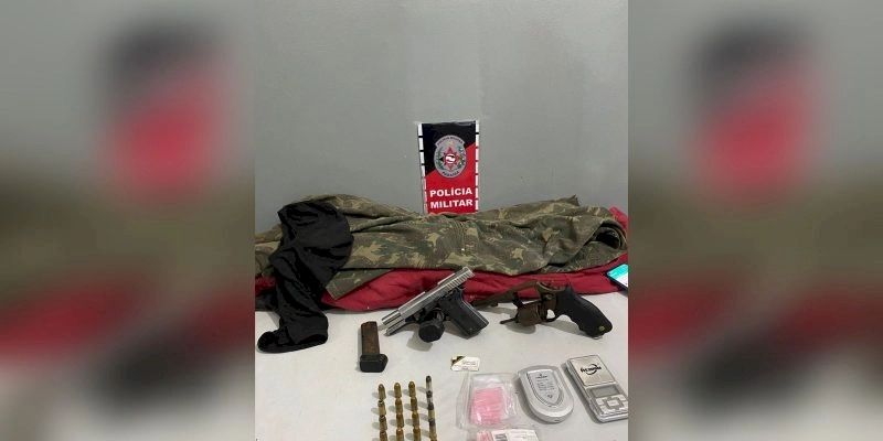 Polícia apreende armas, drogas e colete balístico na Paraíba