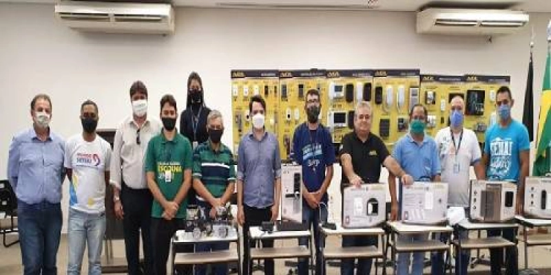 SENAI PB e empresa AGL capacitam instrutores nas áreas de eletromecânica e automação